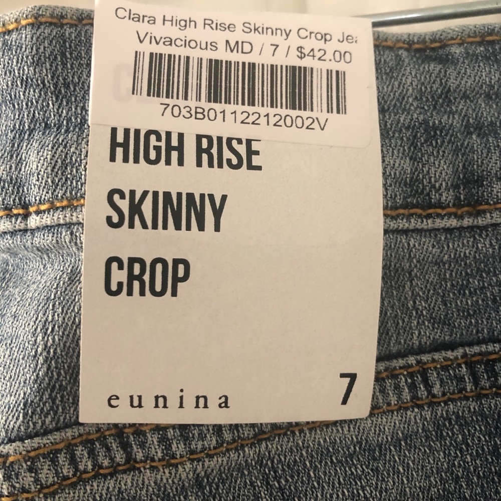 NWT High Rise Skinny Crop Distressed Jeans